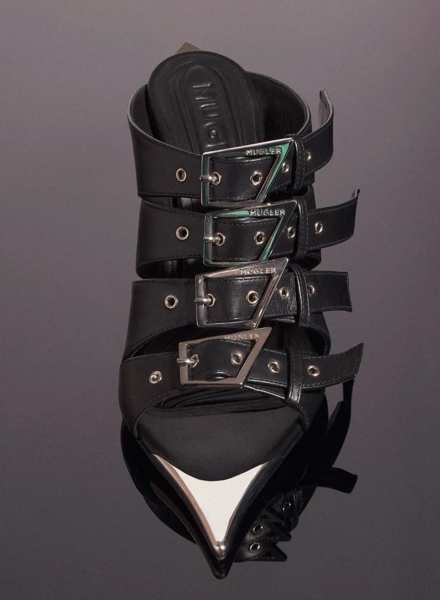 Shoes|MUGLER black leather buckled fang 95 sandals